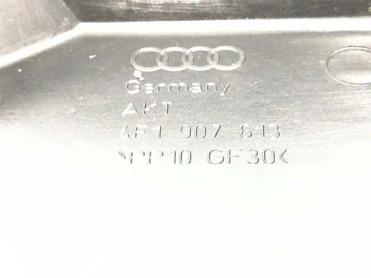 Audi A6 S6 C6 4F (2004 - 2008) 4F1907613 Крышка ящика предохранителей — фото 2