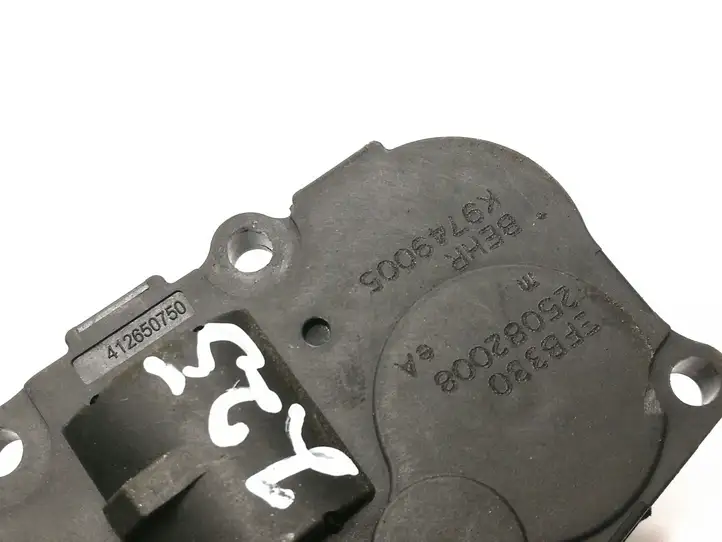 Audi A4 S4 B8 8K (2007 - 2011) K9749005 Двигатель задвижки потока воздуха — фото 3