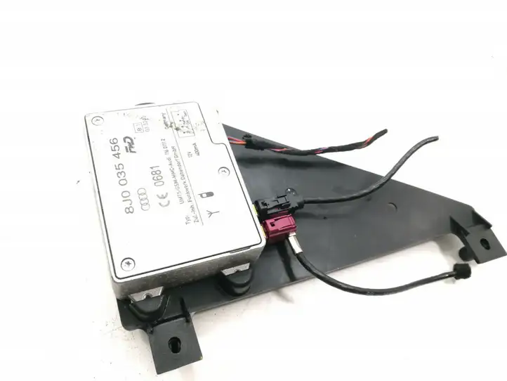 Audi A6 (2008 - 2011)  8J0035456 Усилитель антенны