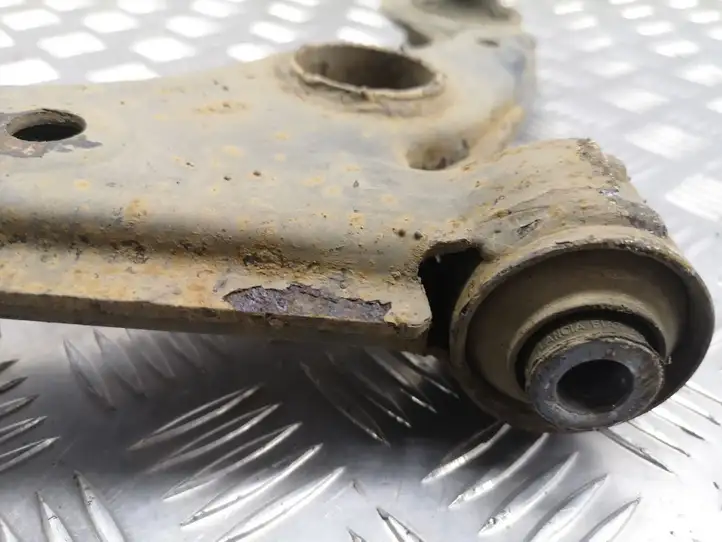 Alfa Romeo Giulietta (2010 - )   Вилы