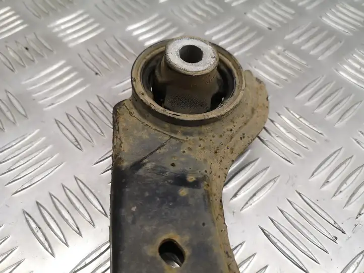 Alfa Romeo Giulietta (2010 - )   Вилы