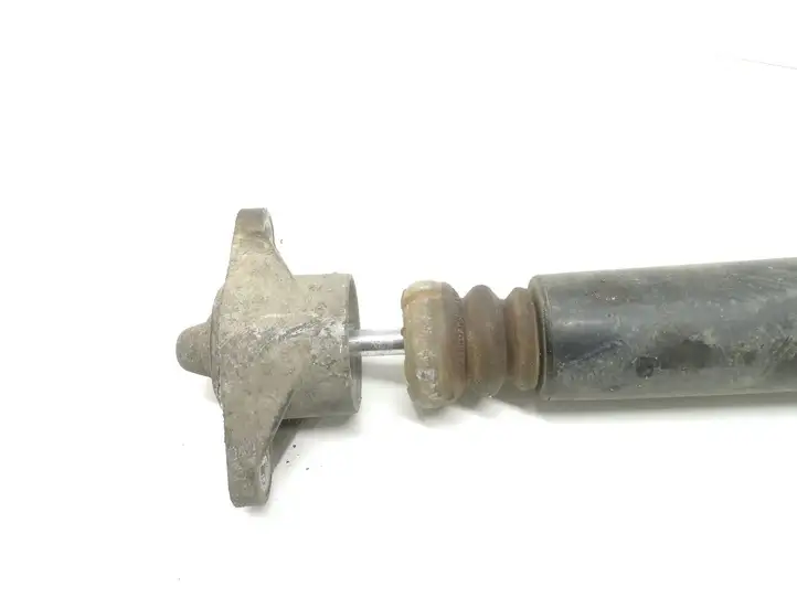 Hyundai i30 (2007 - 2012) Задний aмортизатор — фото 3