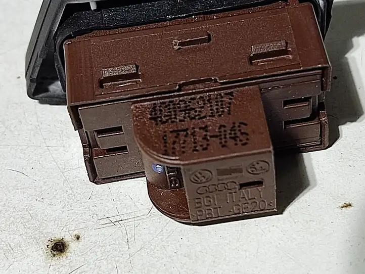 Audi A6 C7 (2011 - 2014) 4G0962107 Кнопка закрытия крышки багажника — фото 4