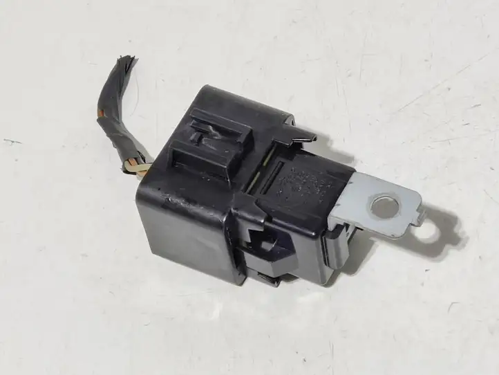 Toyota Prius (XW20) (2003 - 2009) 955502G000 Реле дневных фонарей — фото 2