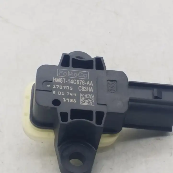 Ford Focus (2015 - 2019) HM5T14C676AA Датчик удара SRS — фото 4