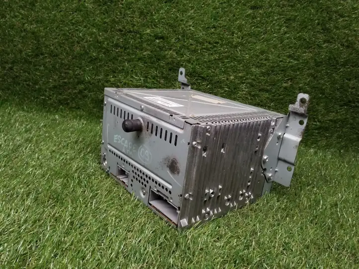 Ford Escape II (2007 - 2012) 8L8T19C107AM Магнитола / мультимедийная система — фото 5