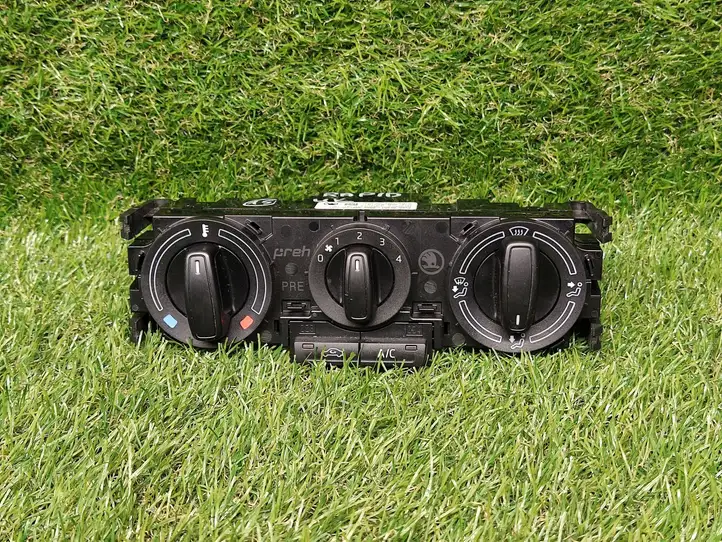 Skoda Rapid (NH) (2012 - 2019)  5JA820045A Блок управления кондиционера воздуха / климата/ печки (в салоне)