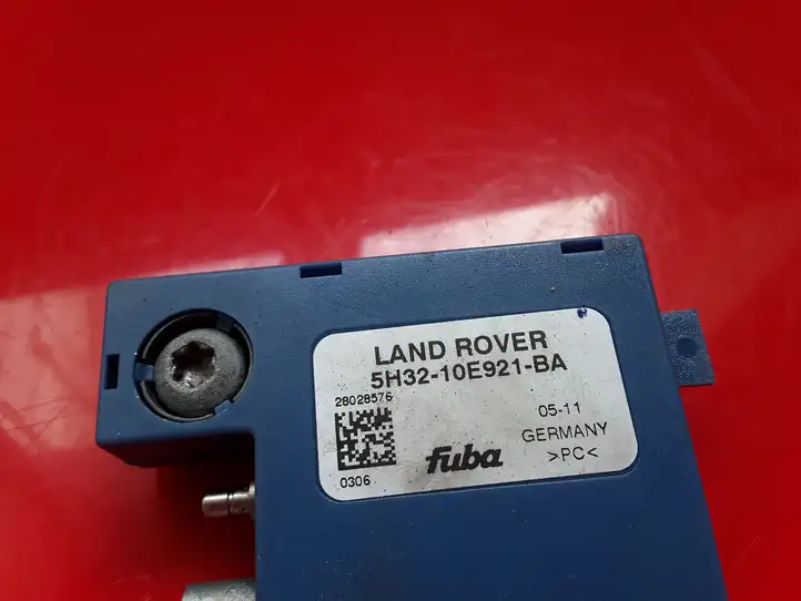 Land Rover Range Rover Sport L494 (2009 - 2013) 5H3210E921BA Усилитель антенны — фото 3