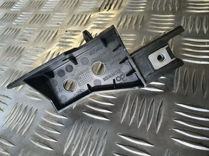 Renault Master III (2010 - )  622215034R Передний держатель бампера