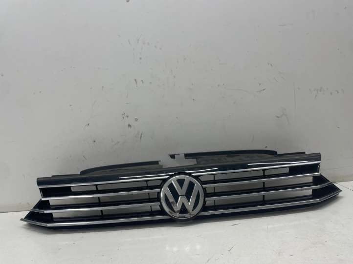 Volkswagen PASSAT B8 (2015 - )  3G0853653 Верхняя решётка