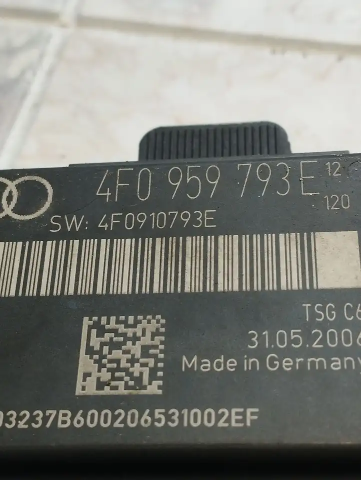 Audi A6 S6 C6 4F (2004 - 2008) 4F0959793E Блок управления дверью — фото 2