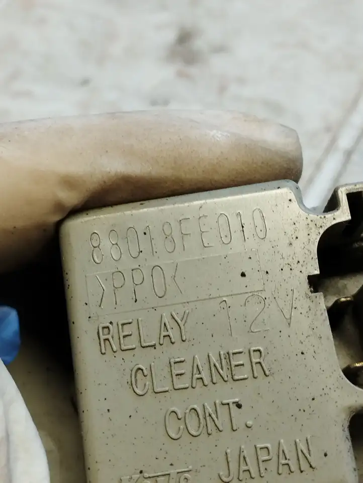 Subaru Outback (2009 - 2014) 88018FE010 Реле омывателя окон — фото 3
