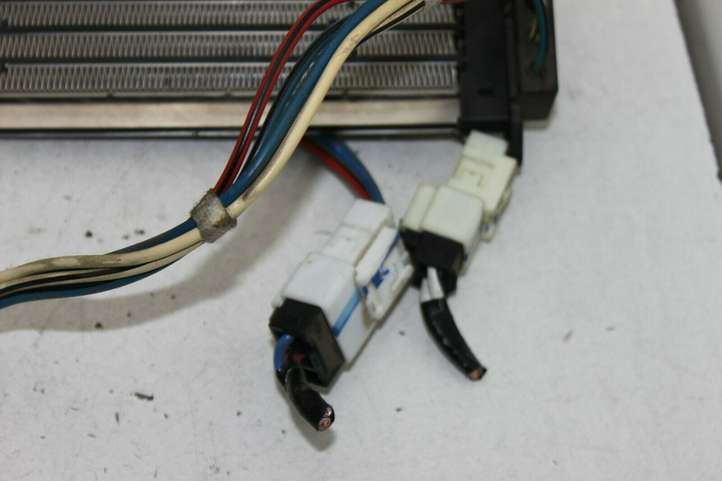 Toyota Hilux (2004 - 2008)  0134100251 Электрический радиатор печки салона