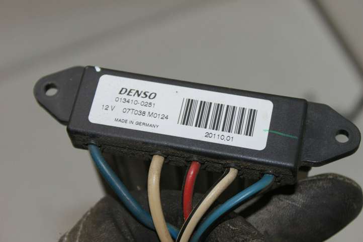 Toyota Hilux (2004 - 2008)  0134100251 Электрический радиатор печки салона