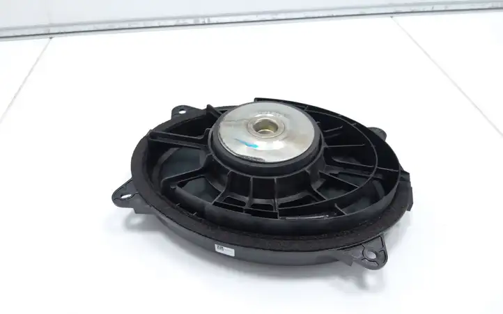Subaru Forester SK (2018 - 2025) 8957002702A Динамики передних дверей — фото 4