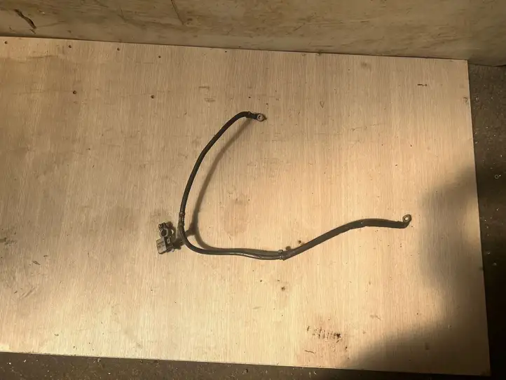 Ford Focus (2011 - 2015) AV6N10C679CD Минусовой провод аккумулятора — фото 2