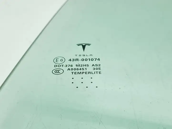 Tesla Model S (2016 - 2021) 43R001074 Стекло задней двери — фото 3