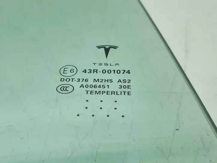 Tesla Model S (2016 - 2021) 43R001074 Стекло задней двери — фото 3