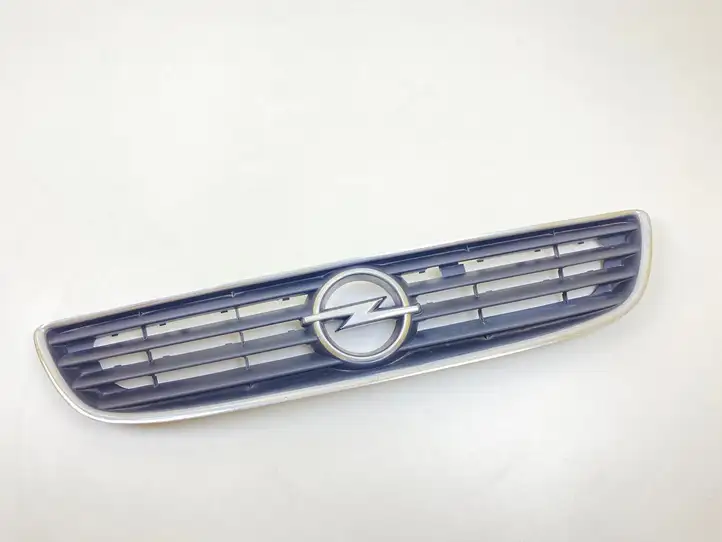 Opel Zafira A (1999 - 2003) 90580685 Верхняя решетка радиатора — фото 1