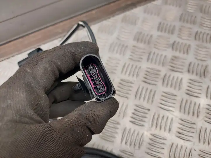 Audi Q5 (2012 - 2017)  8R0971228BJ Проводка двигателя