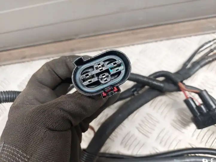 Audi Q5 (2012 - 2017)  8R0971228BJ Проводка двигателя