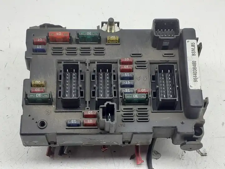 Citroen Xsara (1997 - 2006)  9644038480 Блок предохранителей