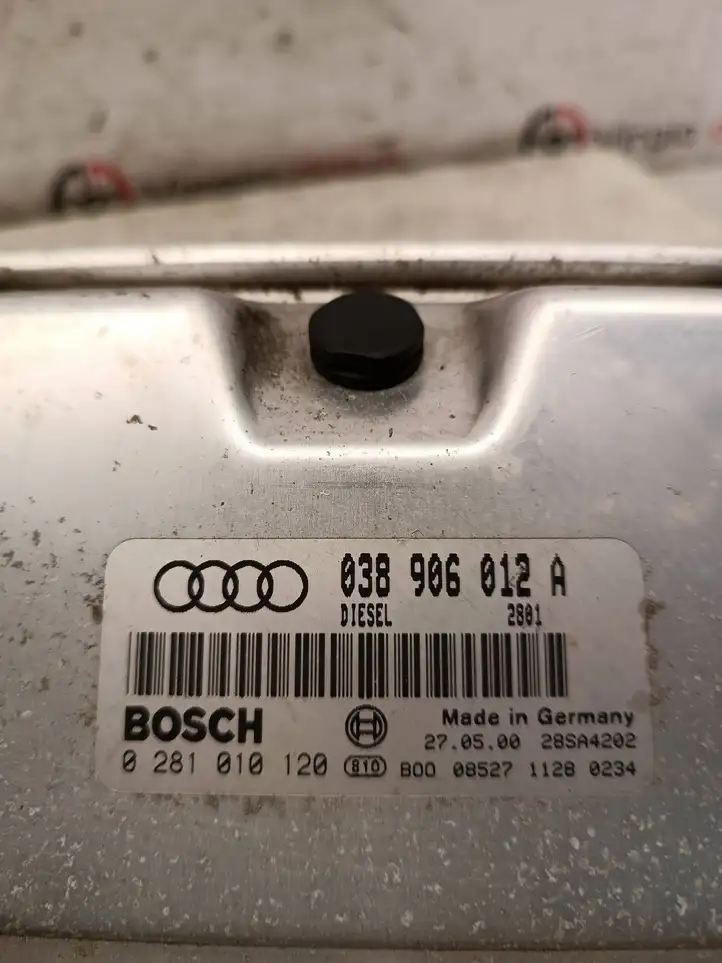 Audi A3/S3 8L (1996 - 2000) 038906012A Блок управления двигателем (ЭБУ) — фото 4