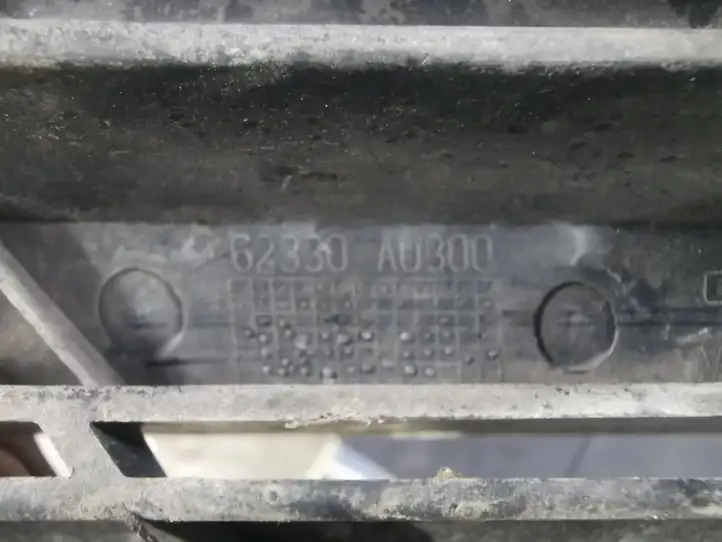 Nissan Primera (2001 - 2008)  62330 Верхняя решётка