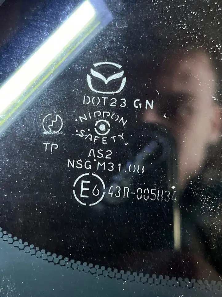 Mazda 6 (2002 - 2005) Заднее боковое стекло — фото 2