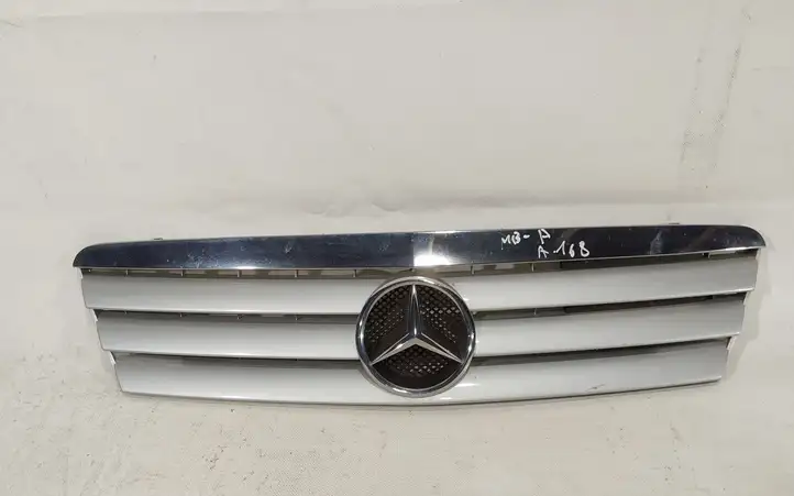 Mercedes-Benz A W168 (1997 - 2004) 1688800083 Верхняя решетка радиатора — фото 1
