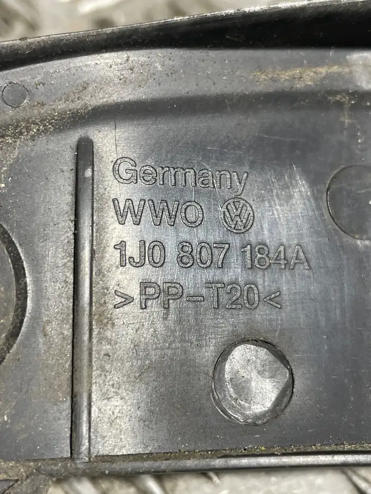 Volkswagen Golf IV (1998 - 2005) 1J0807184A Кронштейн переднего бампера — фото 3