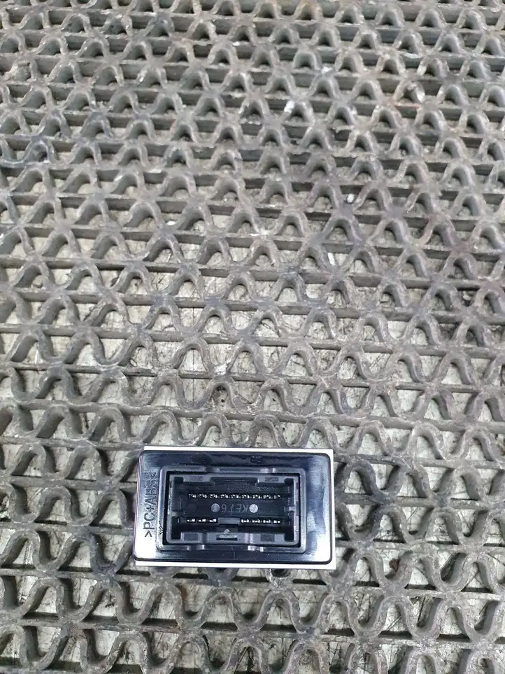Kia Rio (2015 - 2017) 96120H8000 USB модуль — фото 3