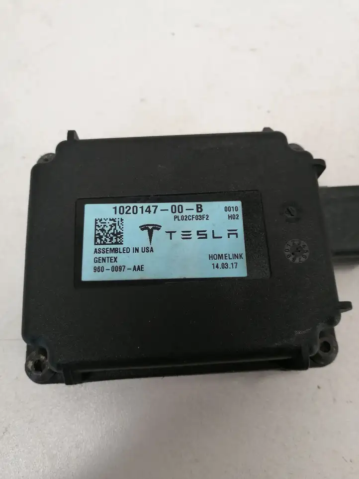 Tesla Model X (2015 - 2021) 102014700B Прочие блоки управления — фото 3