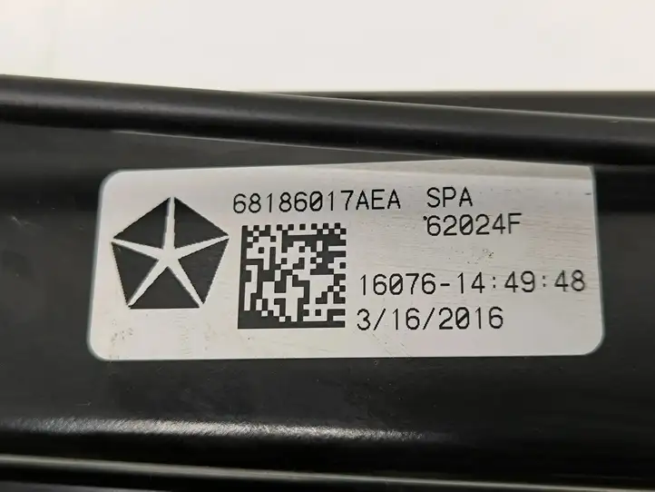 Chrysler Pacifica (2016 - ) 68186017AEA Электродвигатель боковой раздвижной двери — фото 8