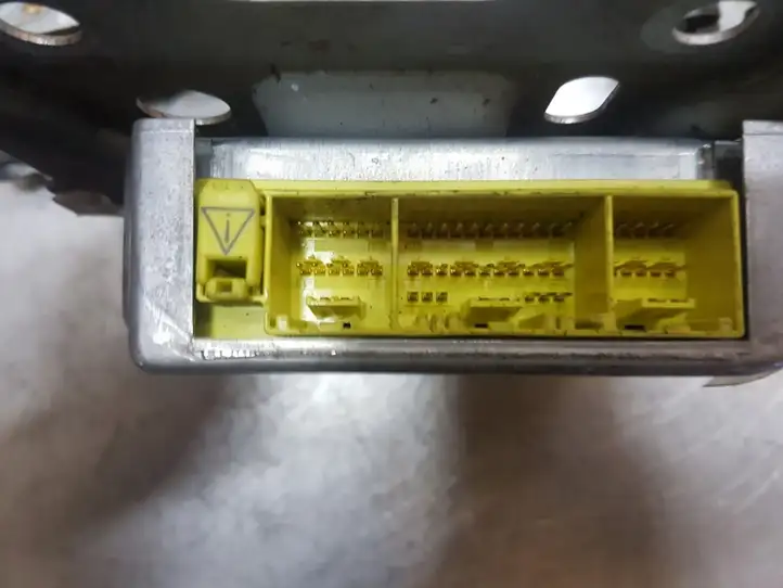 Lexus IS 200 (1999 - 2005)  8917053020 Блок управления надувных подушек