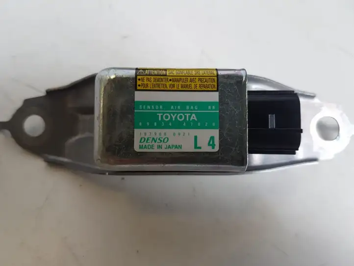 Toyota Prius (XW20) (2003 - 2009) 8983447020 Датчик удара SRS — фото 1