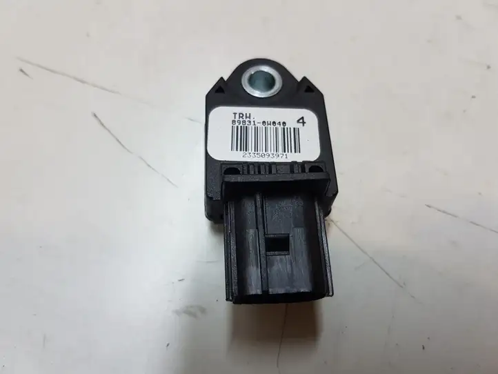 Lexus IS 220D-250-350 (2005 - 2010) 898310W040 Датчик удара SRS — фото 1