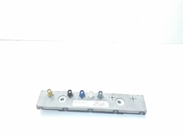 Audi Q7 (2005 - 2009)  4L0035225F Усилитель антенны