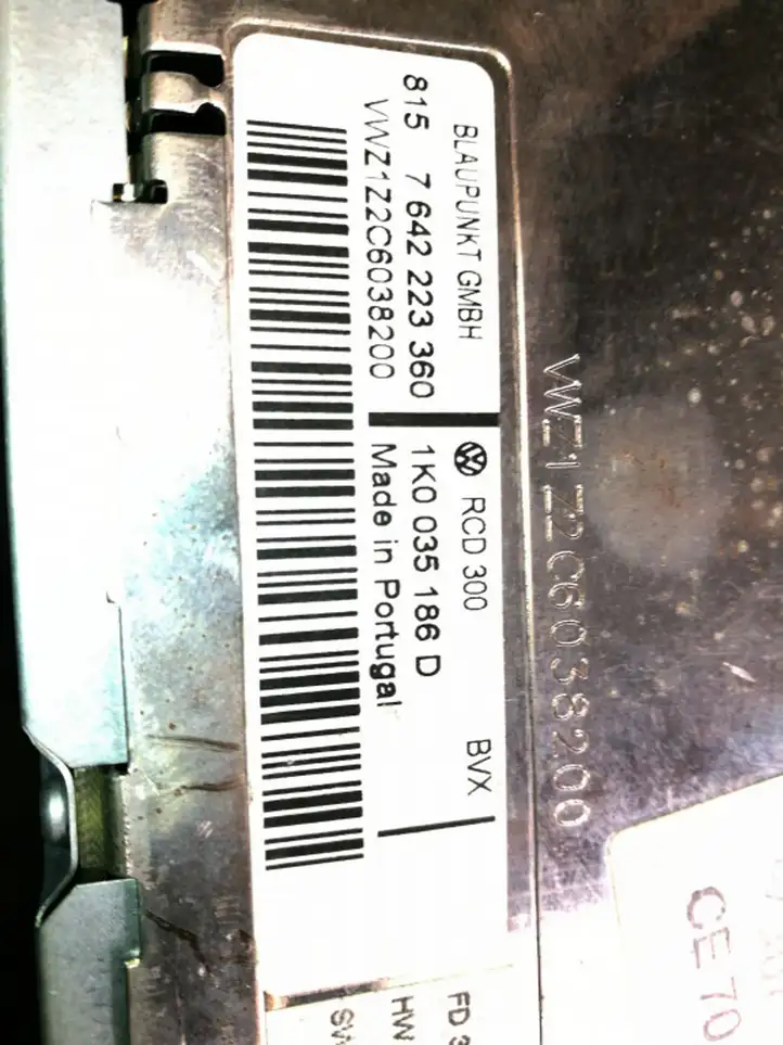 Volkswagen Touran I (2003 - 2010)  1K0035186D Радио/ проигрыватель CD/DVD / навигация