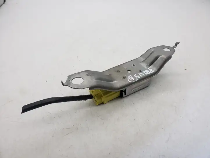 Toyota Prius (XW20) (2003 - 2009) 8983447020 Датчик удара SRS — фото 2