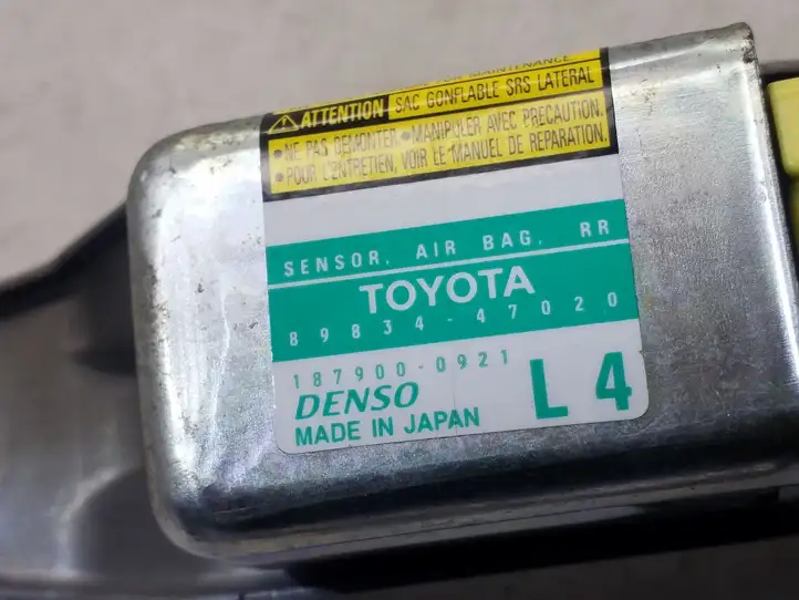 Toyota Prius (XW20) (2003 - 2009) 8983447020 Датчик удара SRS — фото 3