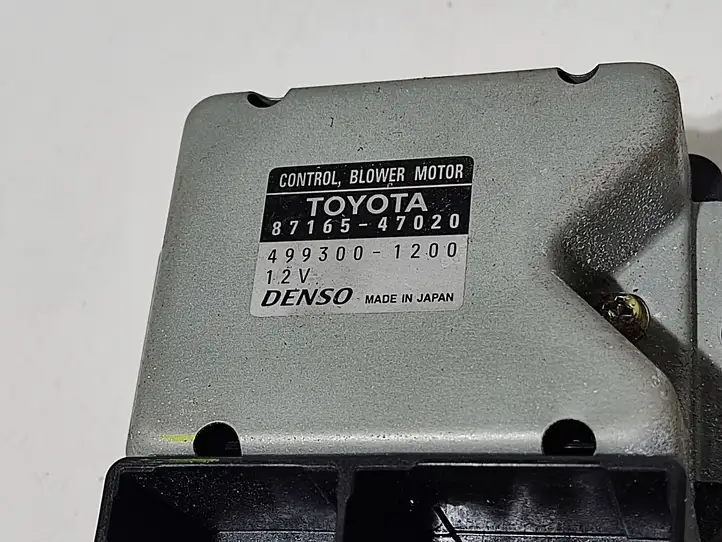 Toyota Prius (XW20) (2003 - 2009) 8716547020 Реле вентилятора печки салона — фото 4