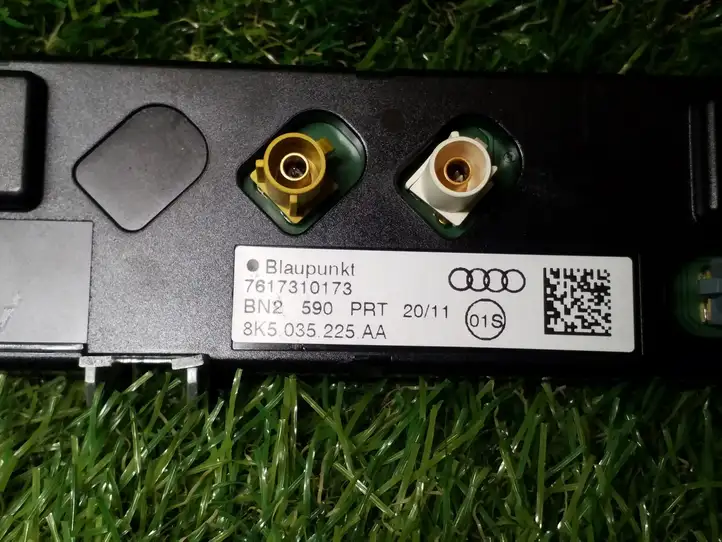 Audi A4 S4 B8 8K (2011 - 2015) 8K5035225AA Усилитель антенны — фото 3
