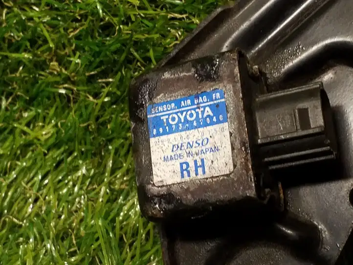 Toyota Prius (XW20) (2003 - 2009) 8917347040 Датчик удара SRS — фото 3