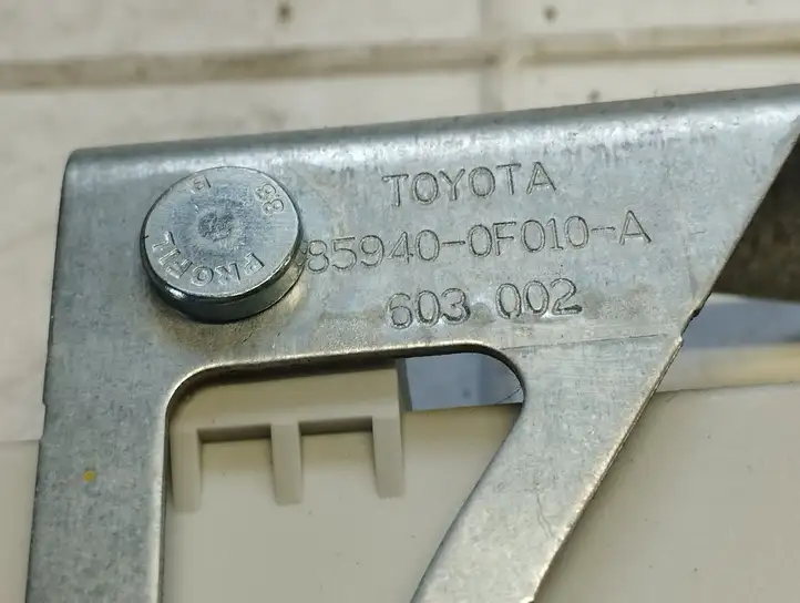 Toyota Corolla Verso AR10 (2004 - 2009) 859400F010A Прочие блоки управления — фото 3