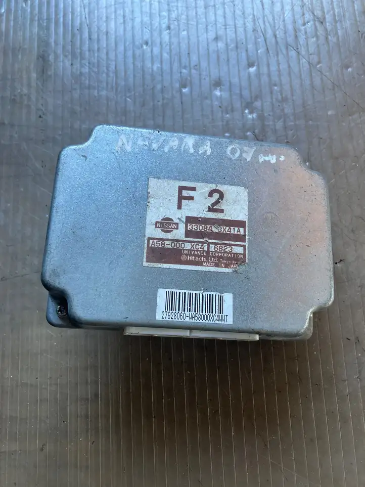 Nissan Navara D40 (2004 - 2015) 330843X41A Прочие блоки управления — фото 1