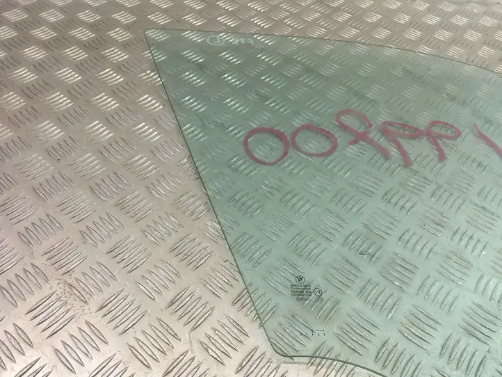 BMW X3 F25 (2010 - 2017)  43R-004529 Основное стекло передних дверей (четырехдверного автомобиля)