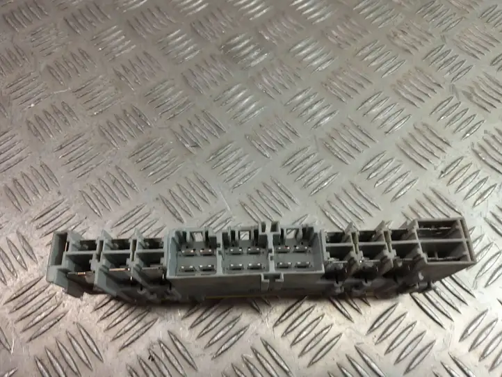 Lexus GS 300 350 430 450h (2004 - 2007) 82620-30160 Прочая электропроводка — фото 6