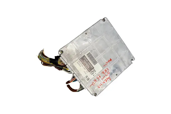 Toyota Avensis T250 (2003 - 2006) 8966105590 Блок управления двигателем (ЭБУ) — фото 1