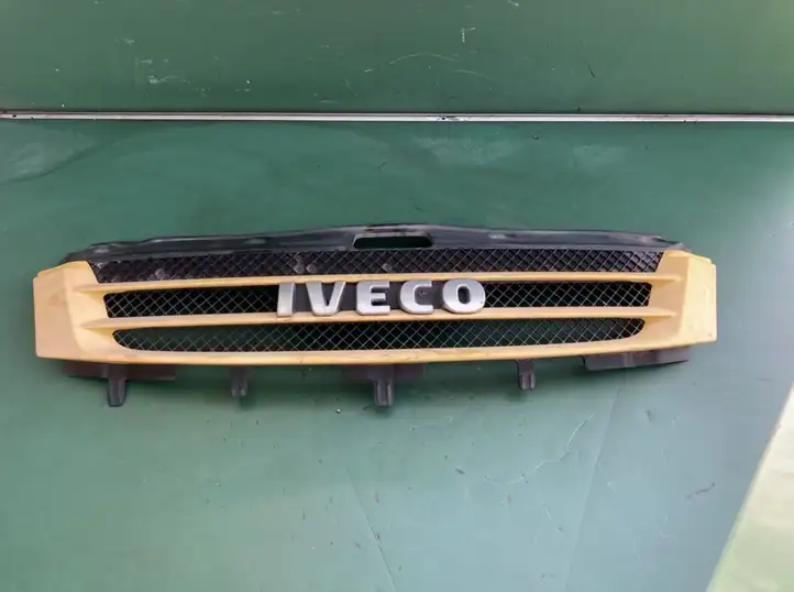 Iveco Daily Daily 4th gen (2006 - 2012) 3802801 Передняя решетка — фото 1